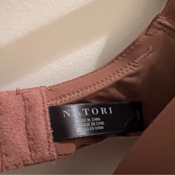 Natori Bundle of Bras. - Picture 2 of 13
